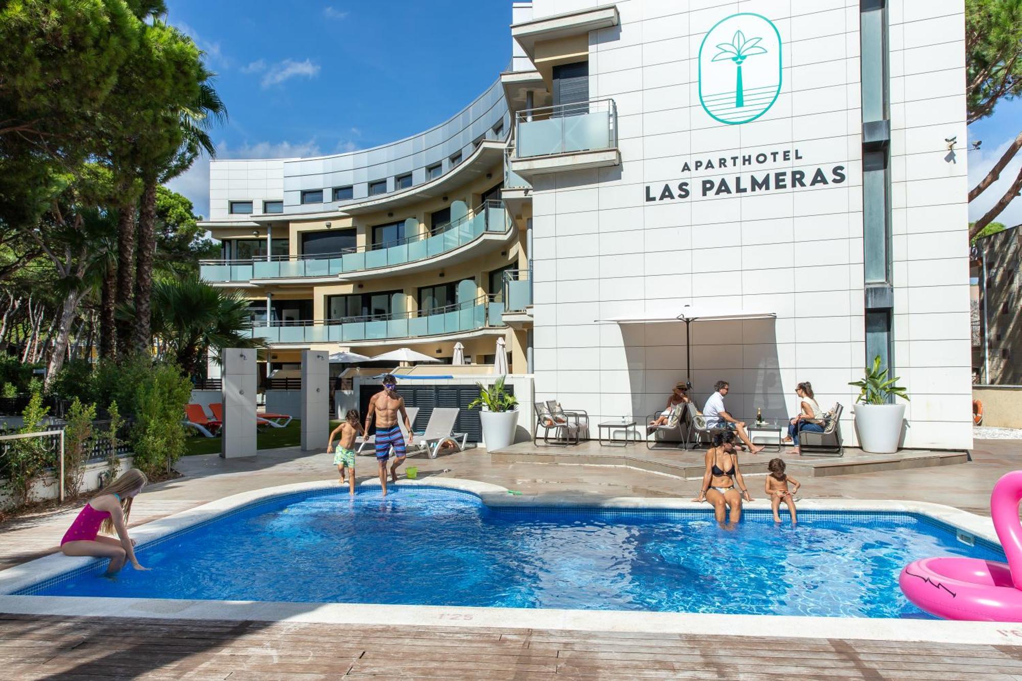 Aparthotel Las Palmeras Castelldefels Εξωτερικό φωτογραφία